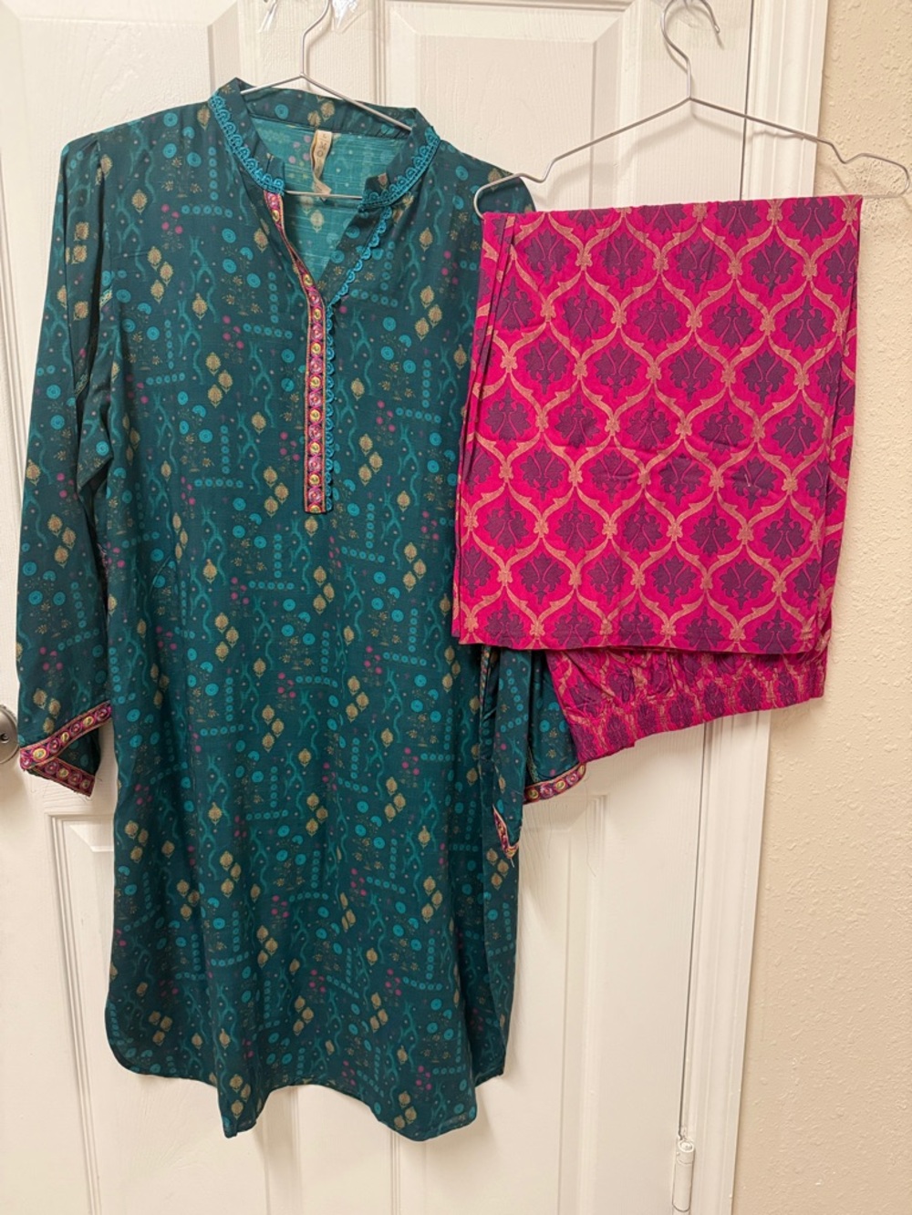 NWT Indian Pakistani Teal Printed Tunic with Fuchsia Patterned plazo pant